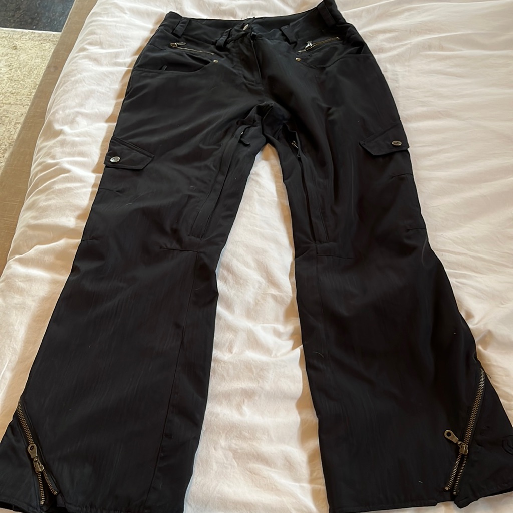 Obermeyer Black Snow Pants Snowsuit Snowboarding Women’s Pants Size 6